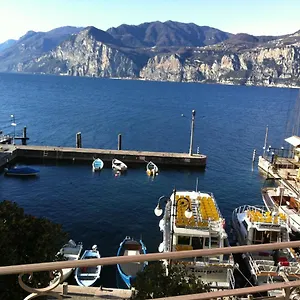 Apartment Charmante Apartament Lake Front, Malcesine